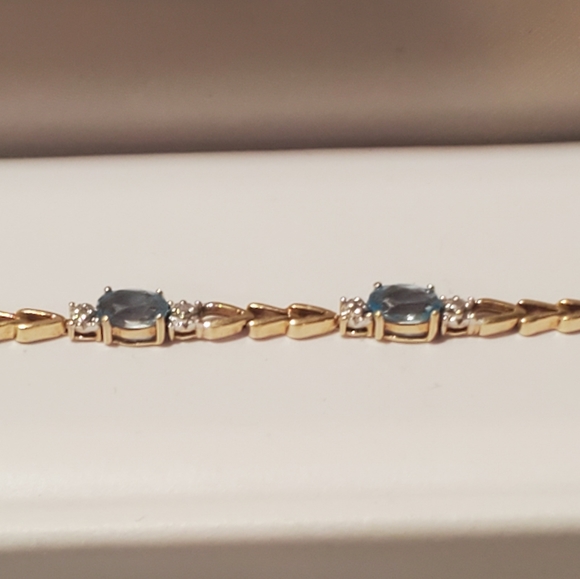 10kt Blue Topaz/Diamond Bracelet - Picture 4 of 4